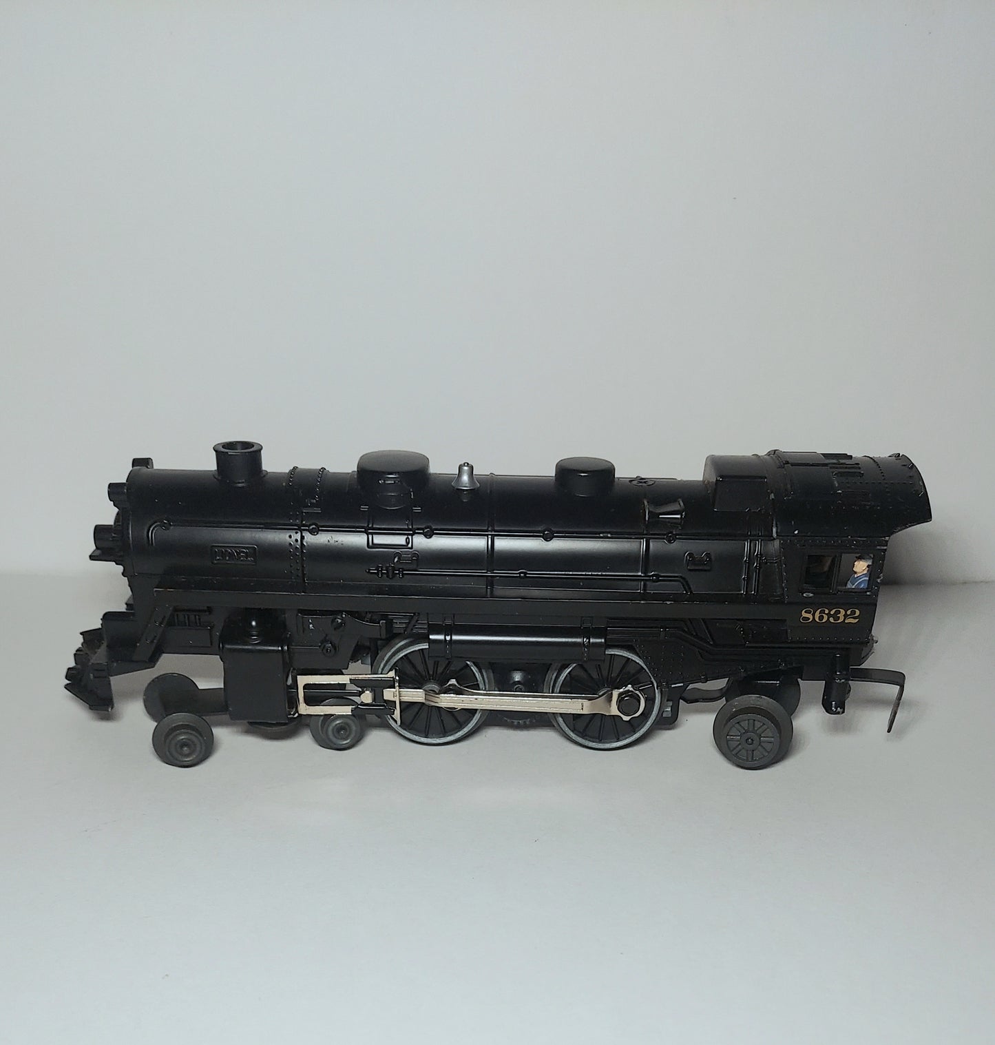 Lionel ~ 8632 4-4-2 Steam Engine & tender Pennsylvania