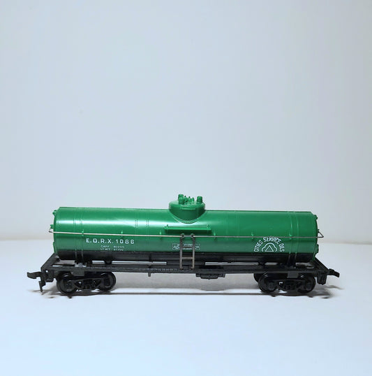 Model Power 8032 HO Train “Cities Service Oils” Single Dome Tanker E.O.R.X.1086.