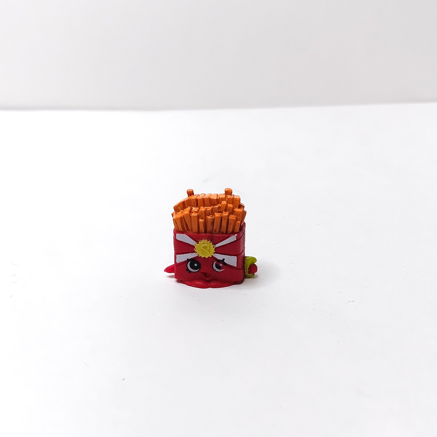 Shopkins Wise Fry French Fries FF-004 Season 3 Fast Food Fair Figure Figurine  Shopkins Wise Fry French Fries FF-004 Season 3 Fast Food Fair Figure Figurine