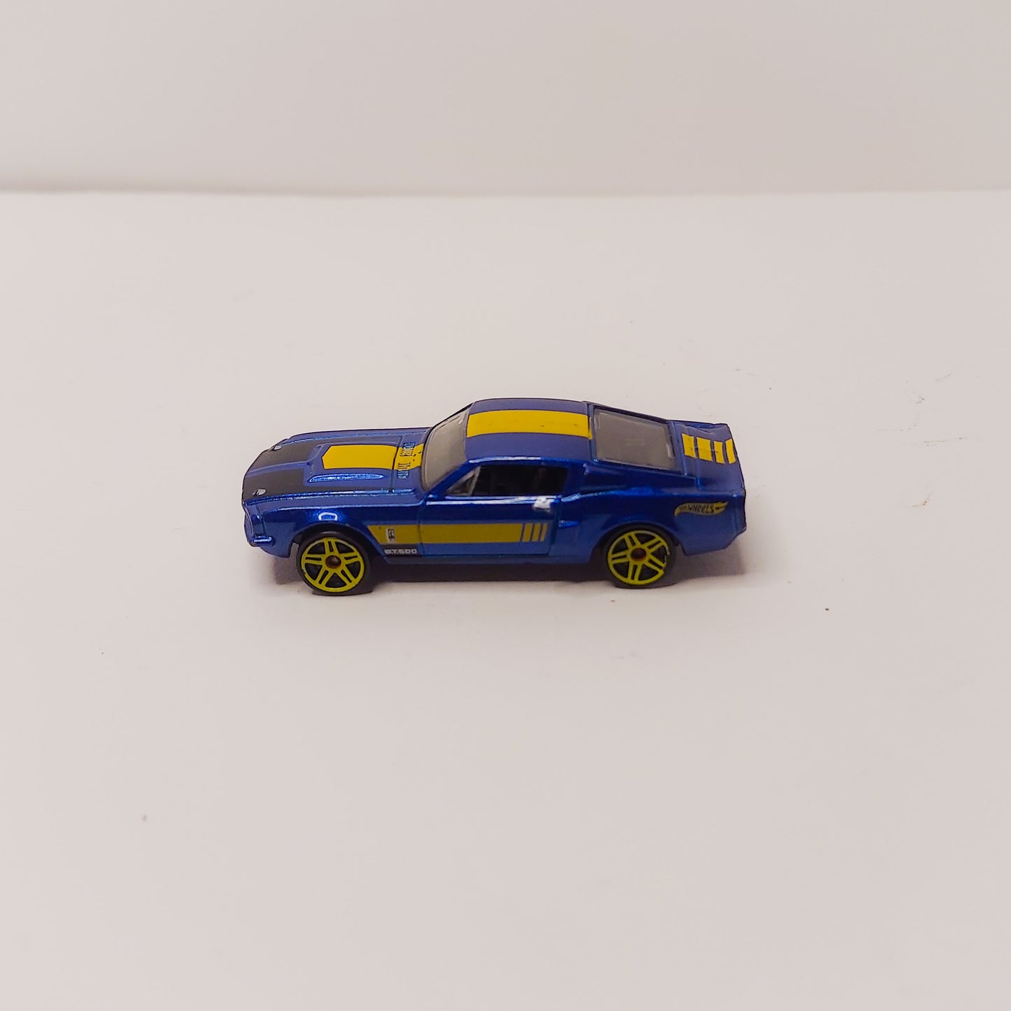 Hot Wheels 1/64 R0916 Ford GT500 Shelby