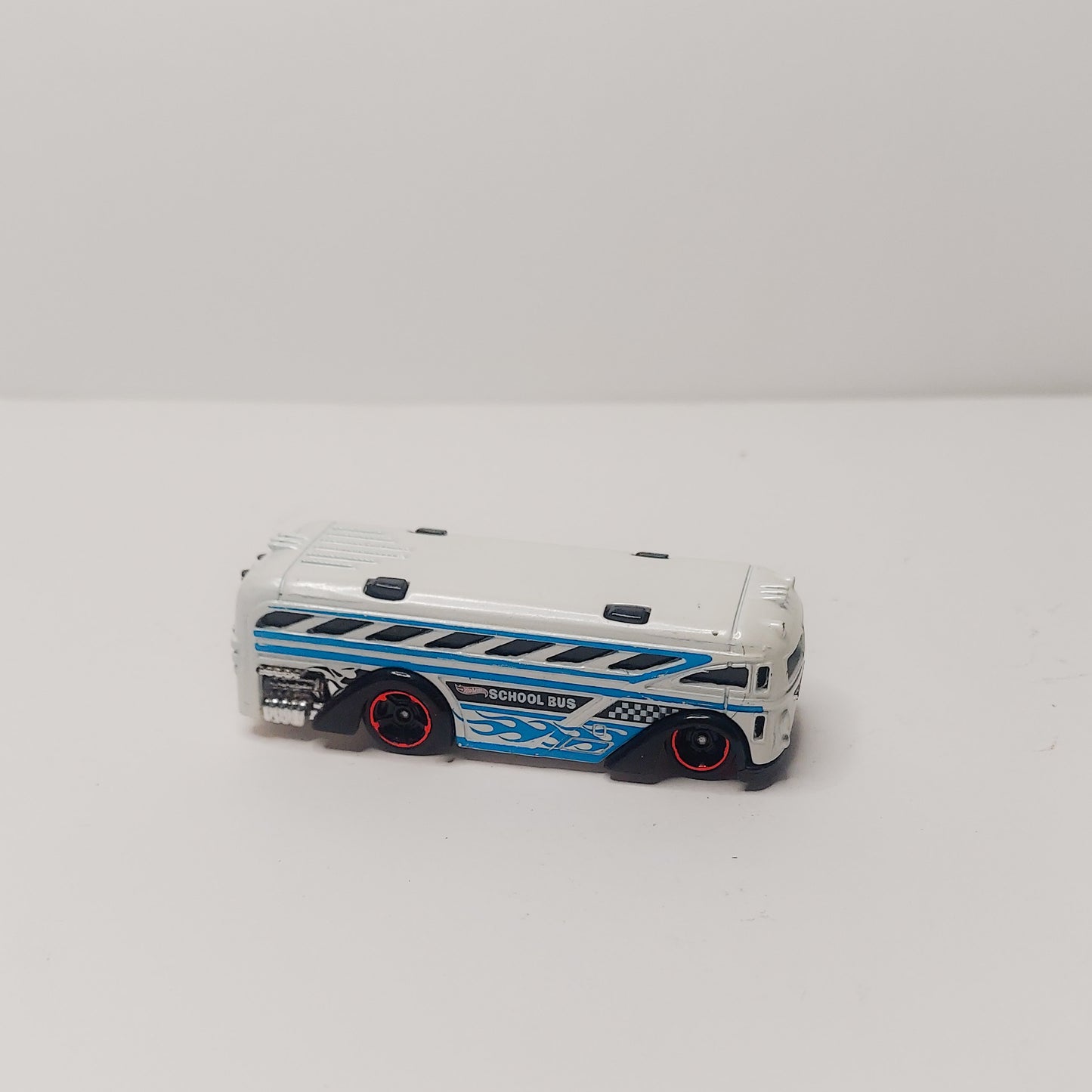 Hot Wheels 2014 HW City Series Surf Bus