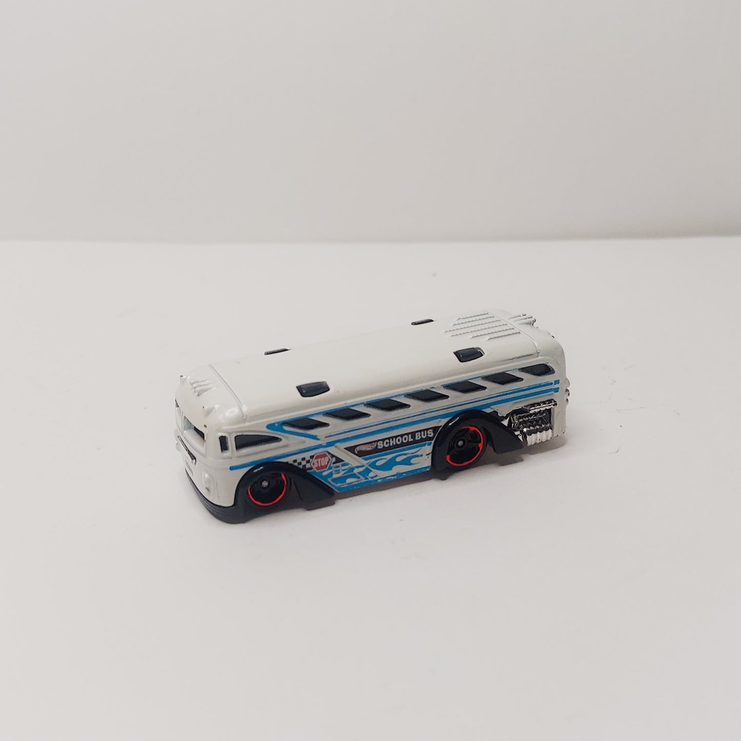 Hot Wheels 2014 HW City Series Surf Bus