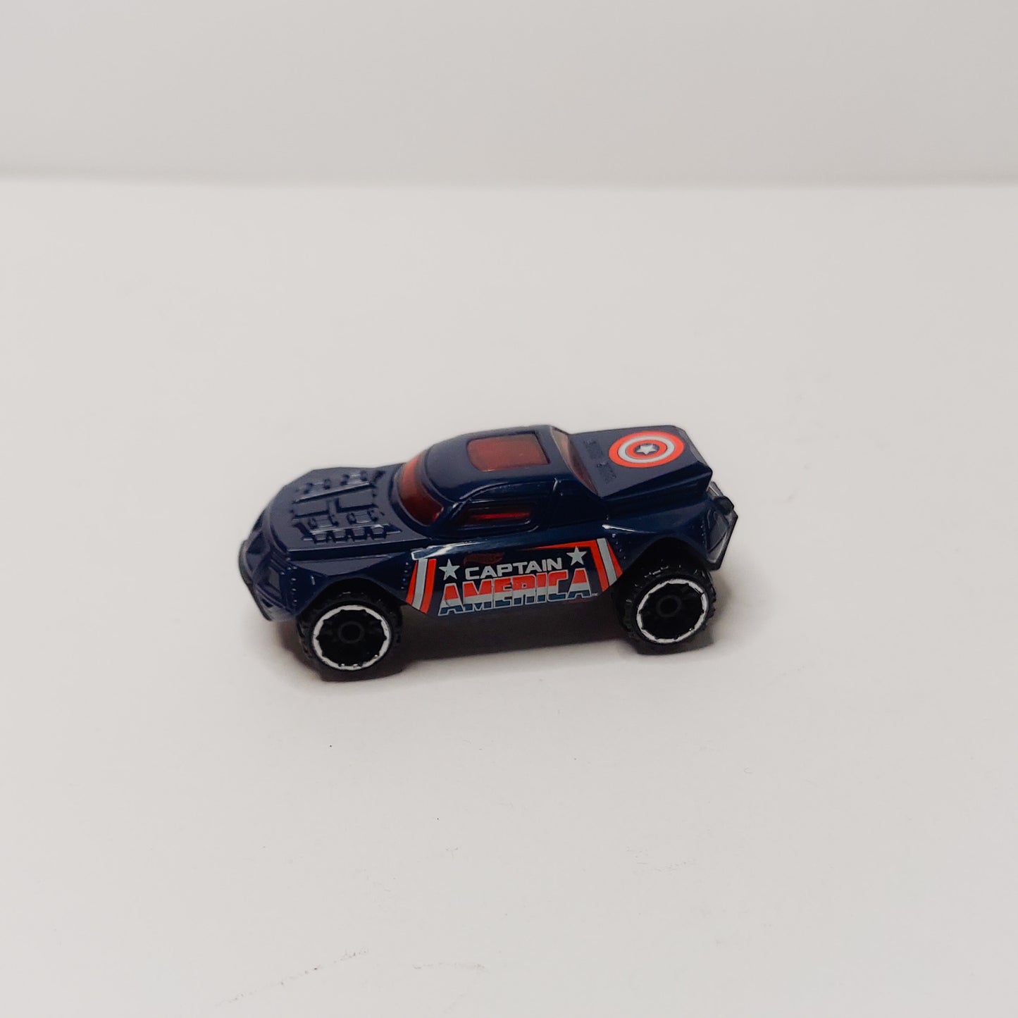 HOT WHEEL CAPTAIN AMERICA  CAR USED