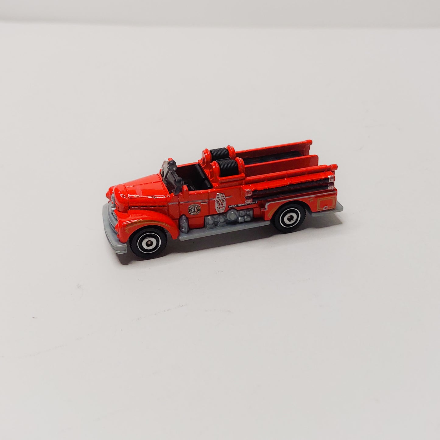 Matchbox Red 2011 Seagrave Fire Engine 1:64