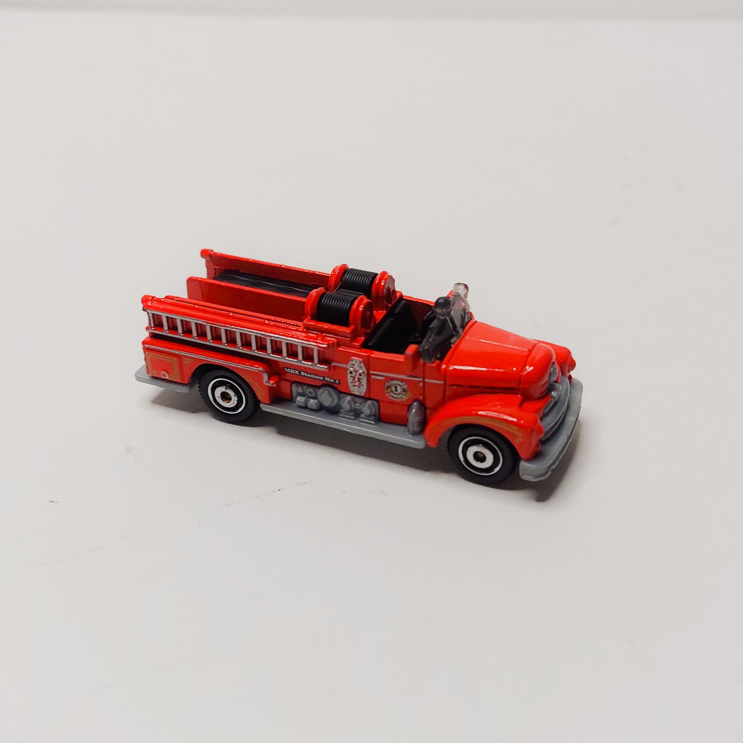 Matchbox Red 2011 Seagrave Fire Engine 1:64