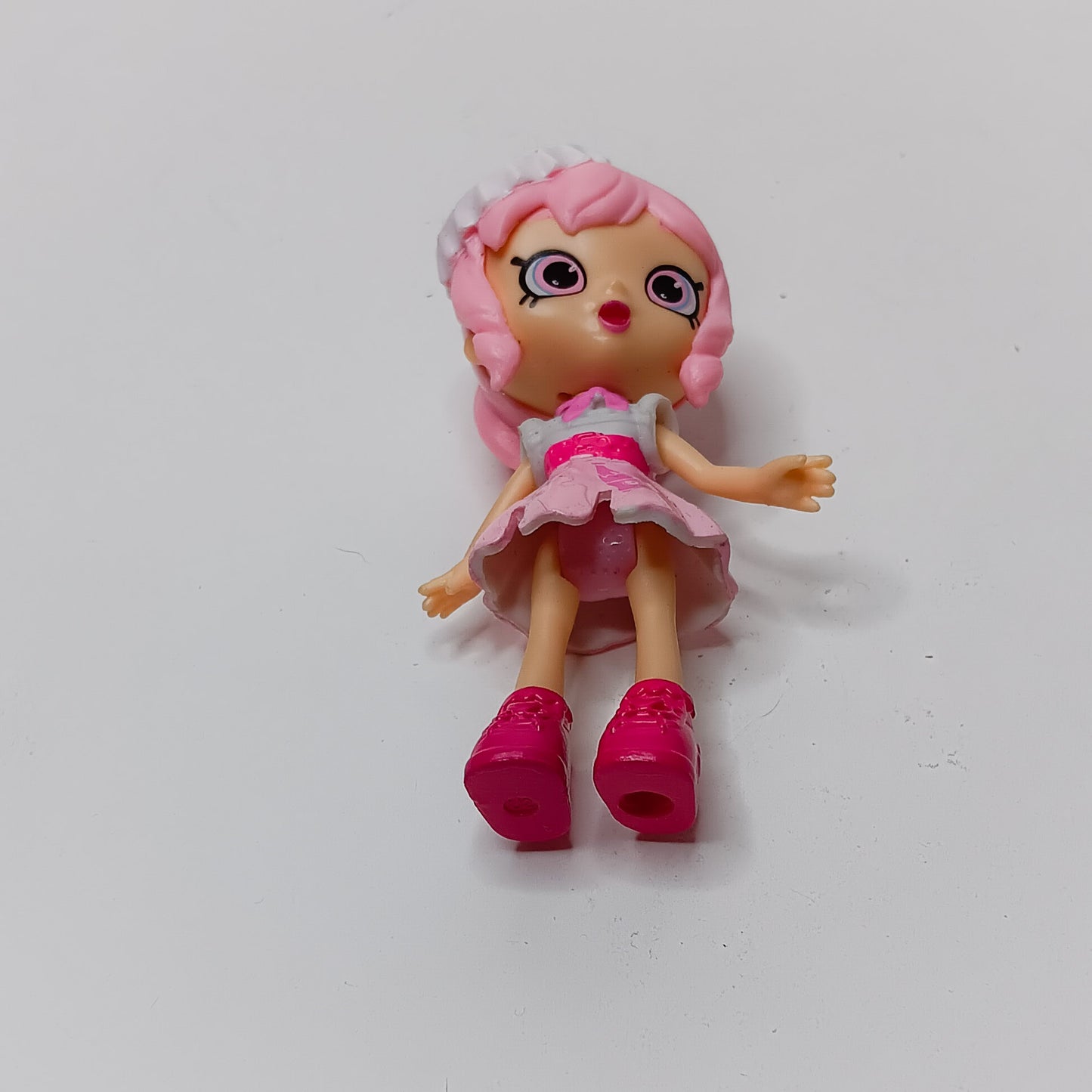 Shopkins Happy Places Lil Shoppies Pinkie Cola with Dress