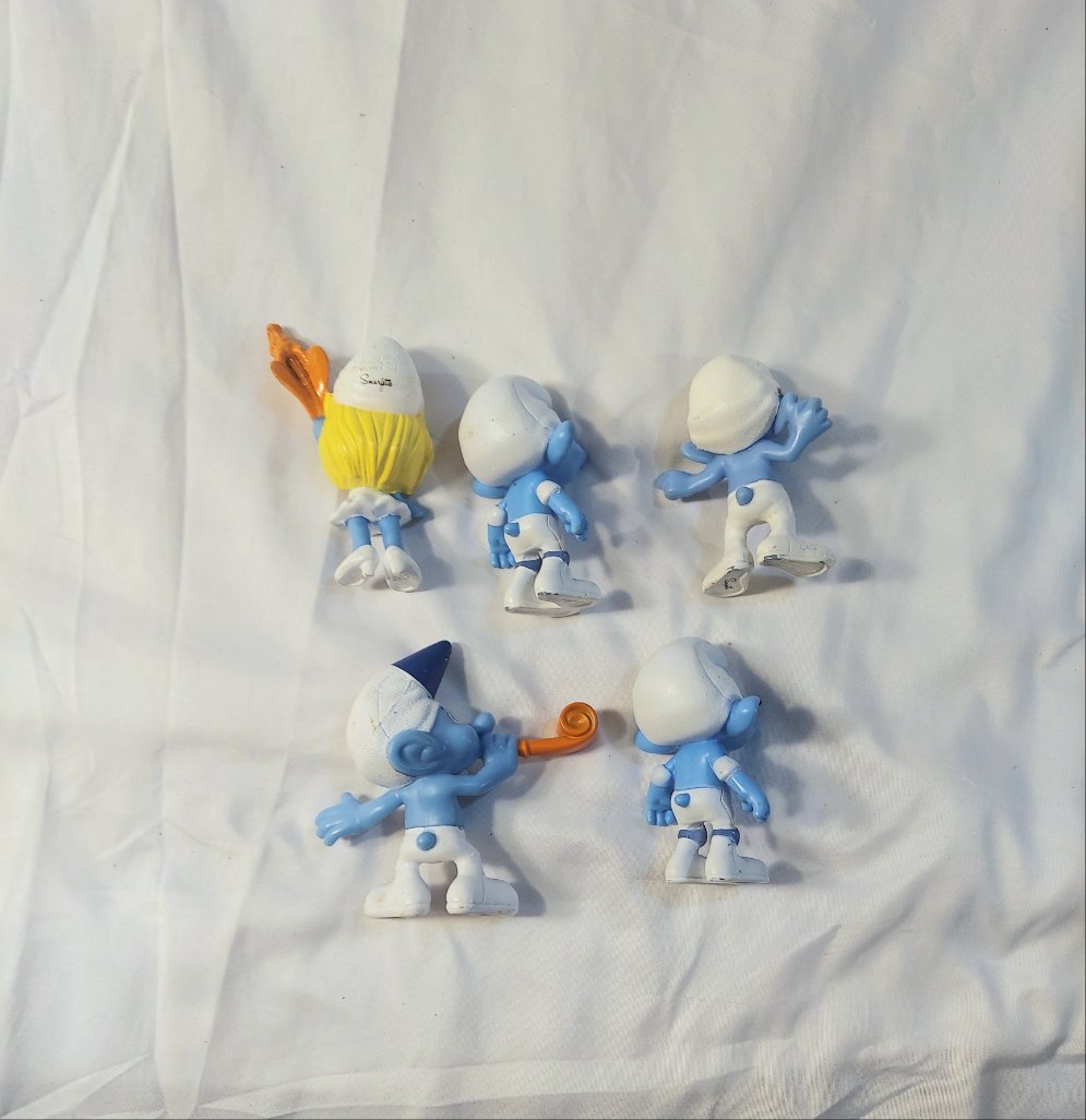 Peyo miscellaneous  plastic smurf figurine lot 0f 5