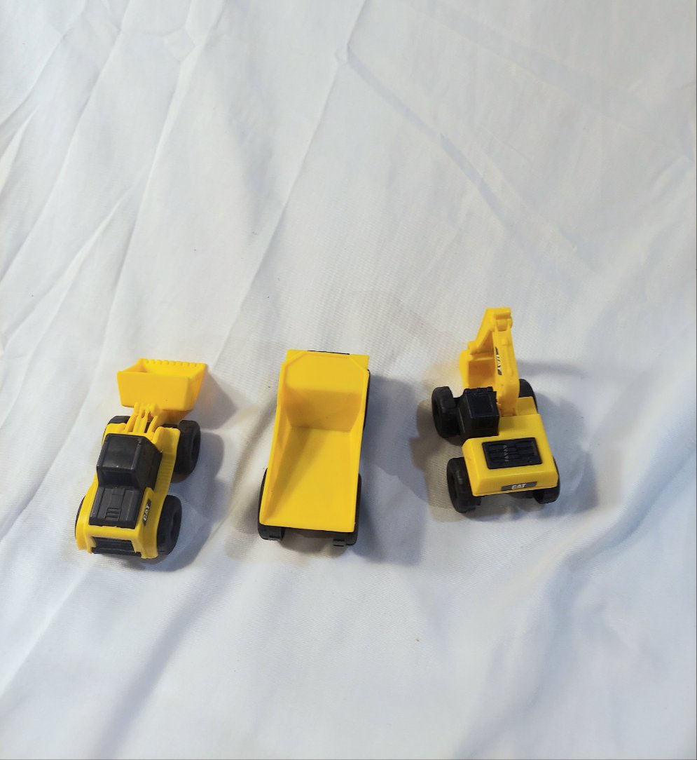 Funrise mini CAT yellow construction vehicle lot