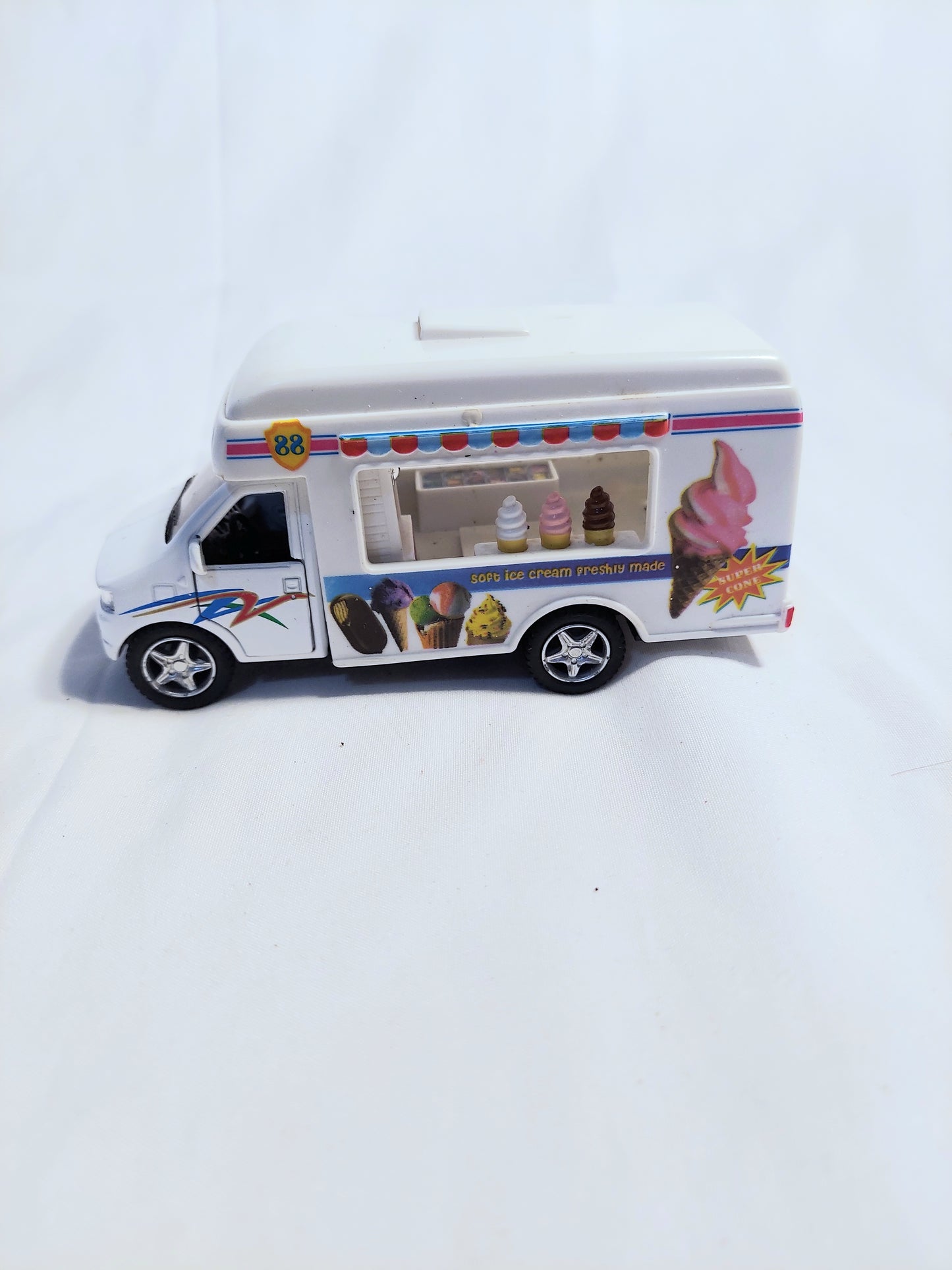 Kids Ice Cream Truck Metal Diecast Pull Back Drives Action