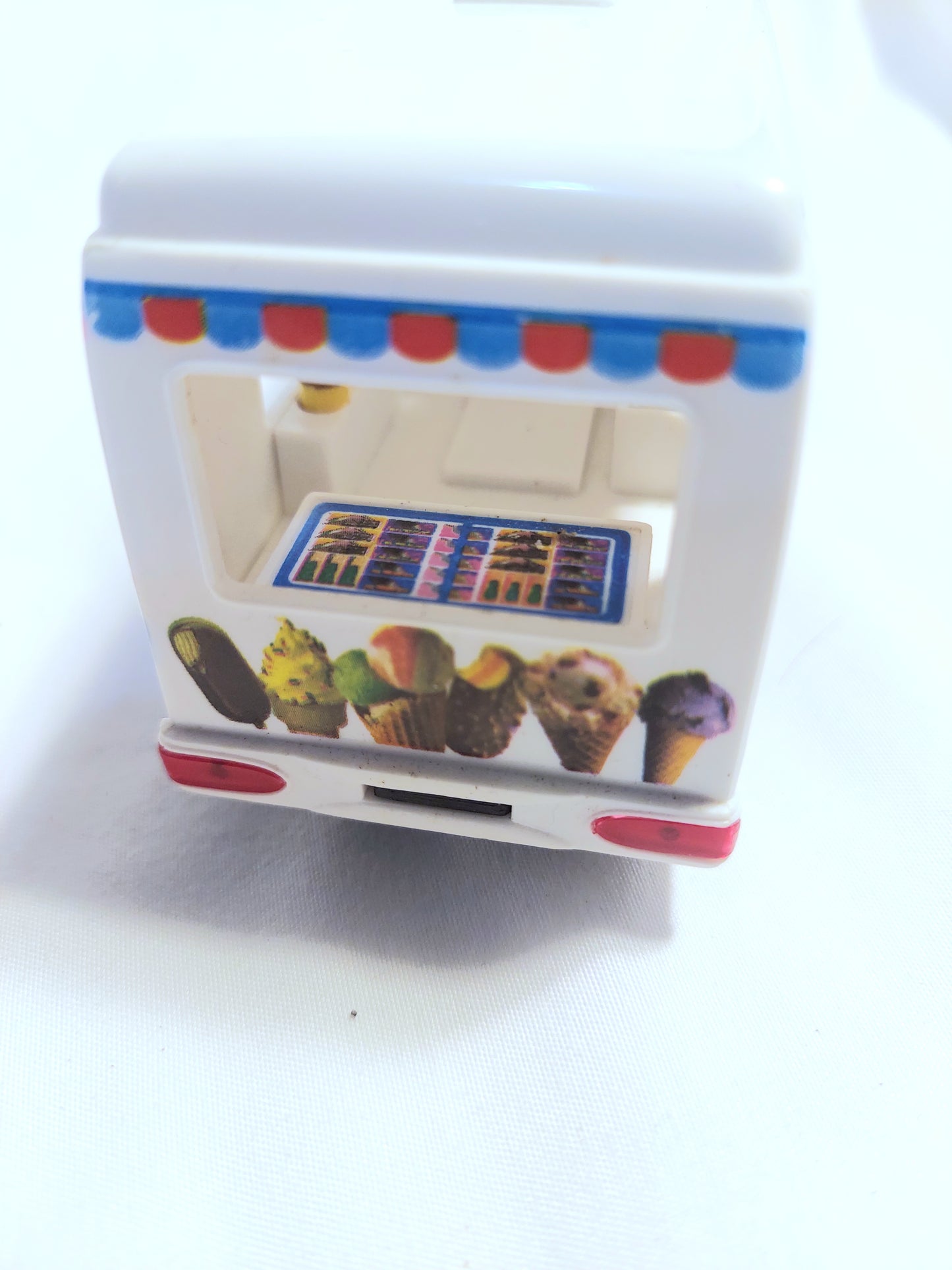 Kids Ice Cream Truck Metal Diecast Pull Back Drives Action