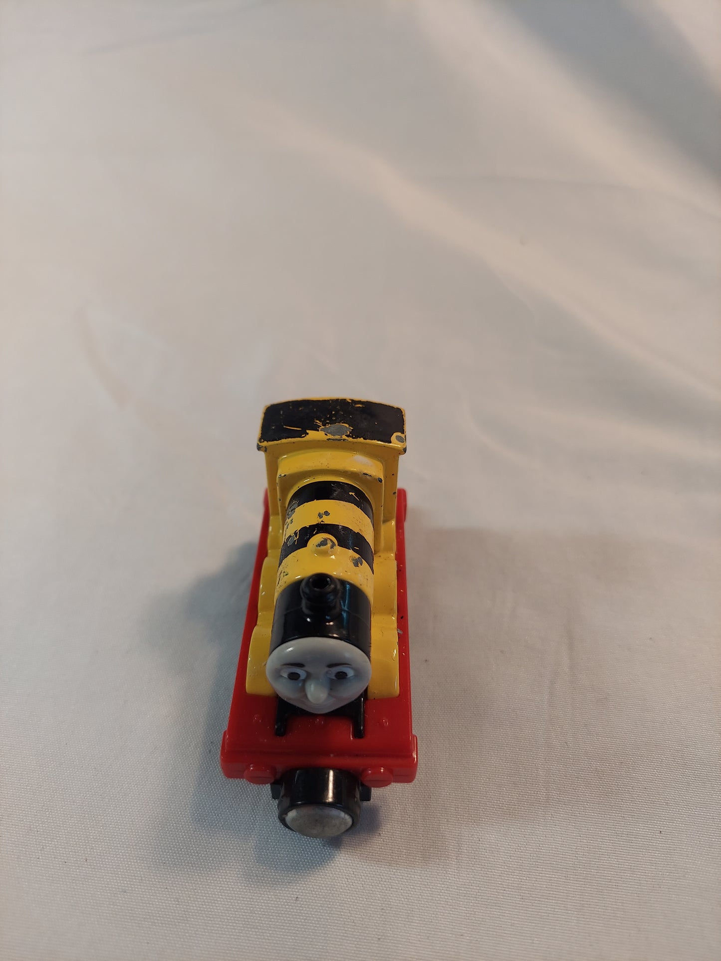 Thomas And Friends Busy As A Bee James Die Cast Magnetic 2013 Mattel G50A