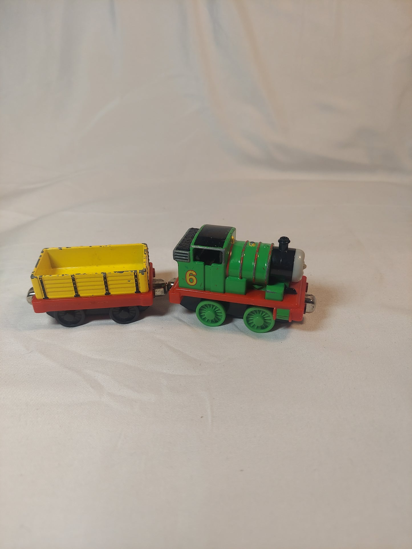 diecast 2002 gullane thomas and friends Percy with yellow car