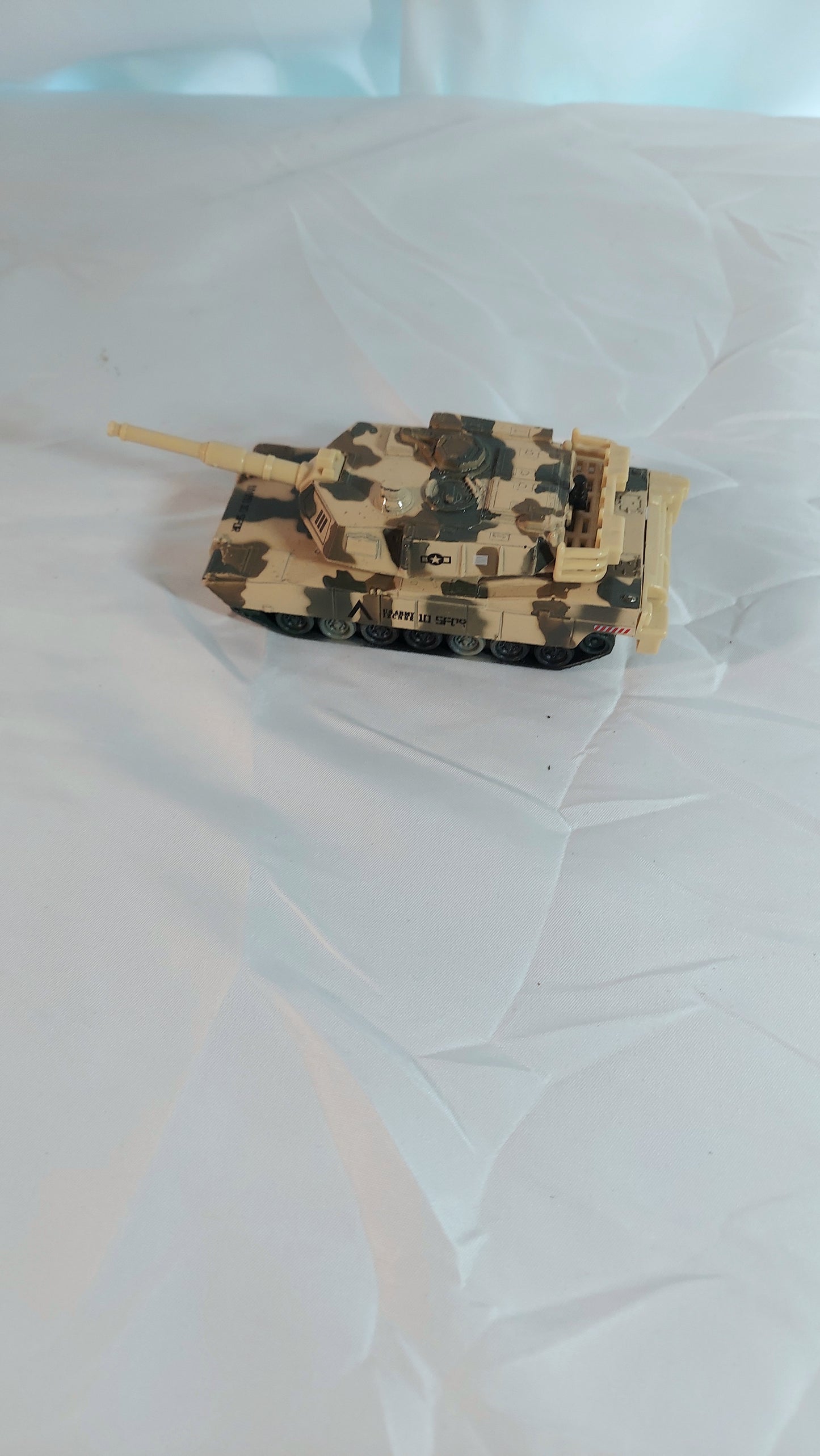 Super Tank Team M1 Abrams, Desert Tan Camouflage - Showcasts 8882/3D - 6.5 Inch Scale Diecast Model Replica