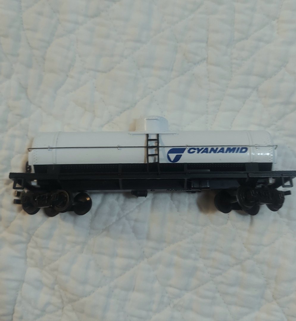 HO Scale Bachmann Single Dome Tanker CYANAMID Tank Car