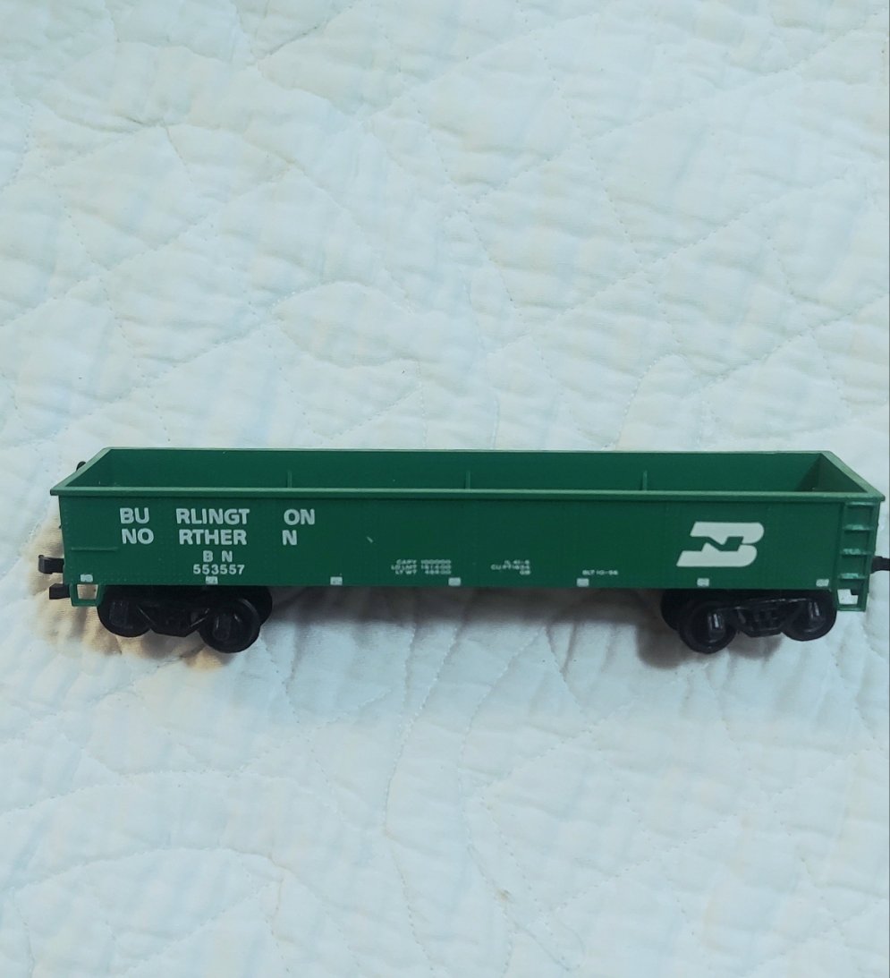 HO Scale Bachmann - Burlington Northern Gondola B.N. 553557 No load