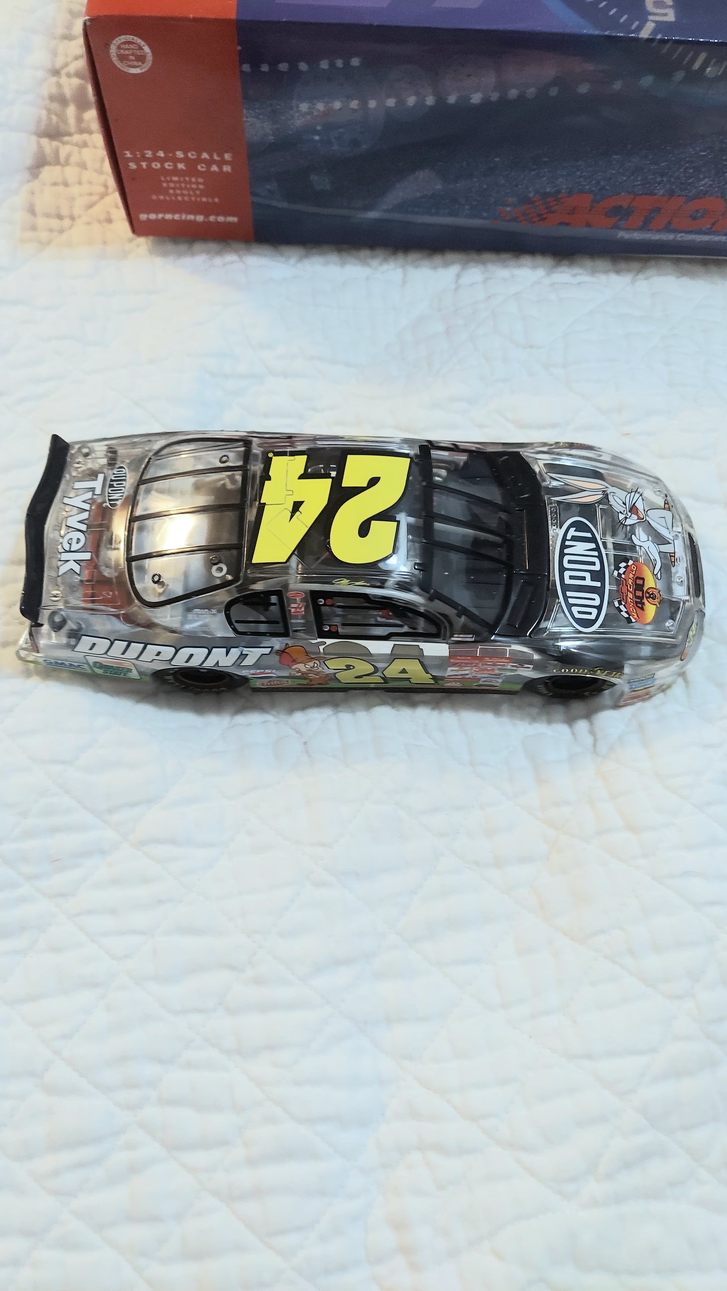 JEFF GORDON #24 DuPont / Looney Tunes 2001 Monte Carlo Clear Car 1:24 Action