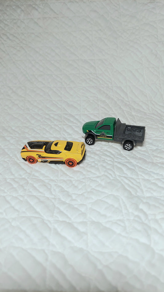 Matchbox 2016 Ram Flatbed Sierra Summit Campground Pickup Truck Service Green & HOT WHEELS Loose Fast Fish (Yellow Version)