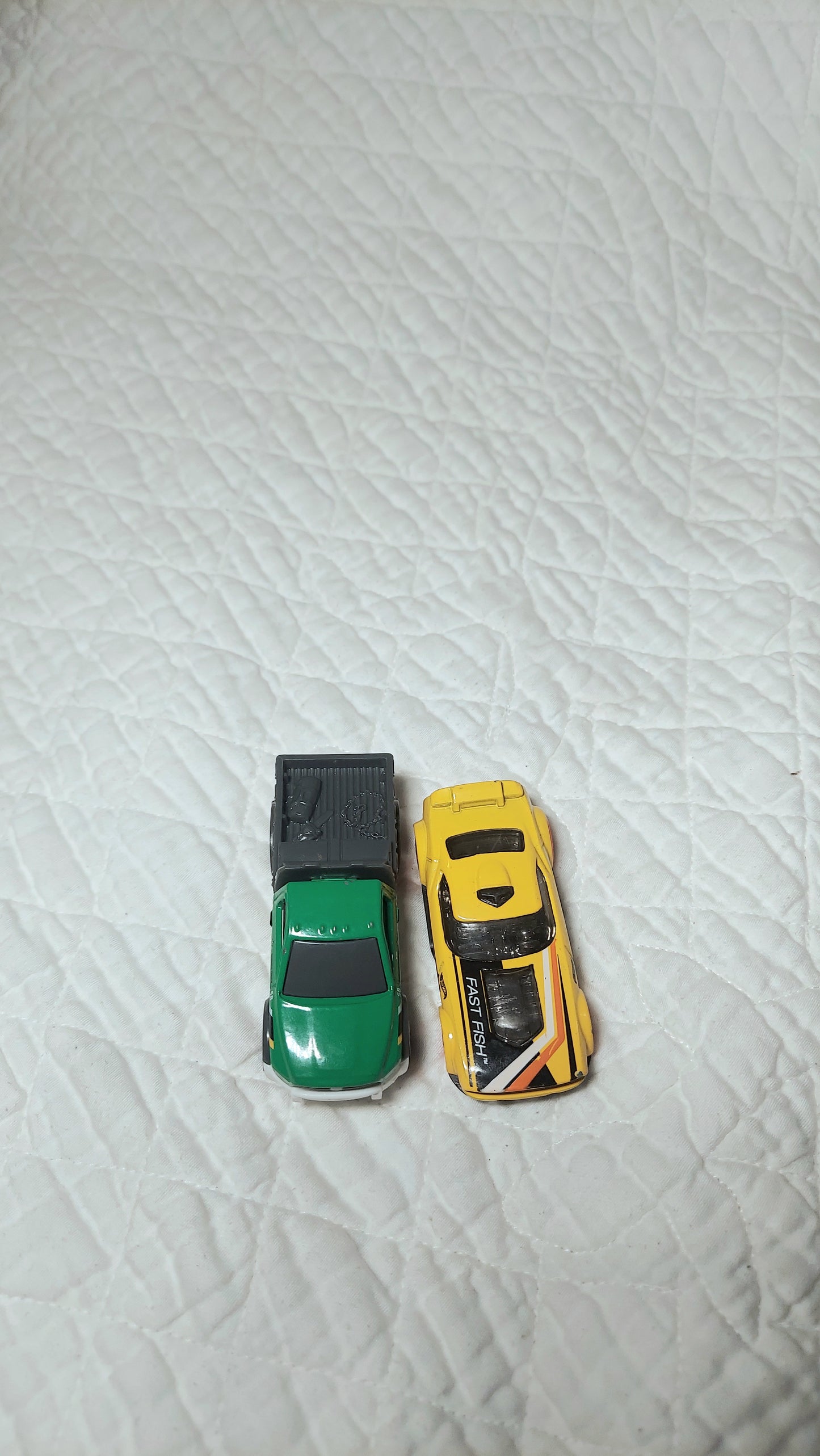 Matchbox 2016 Ram Flatbed Sierra Summit Campground Pickup Truck Service Green & HOT WHEELS Loose Fast Fish (Yellow Version)