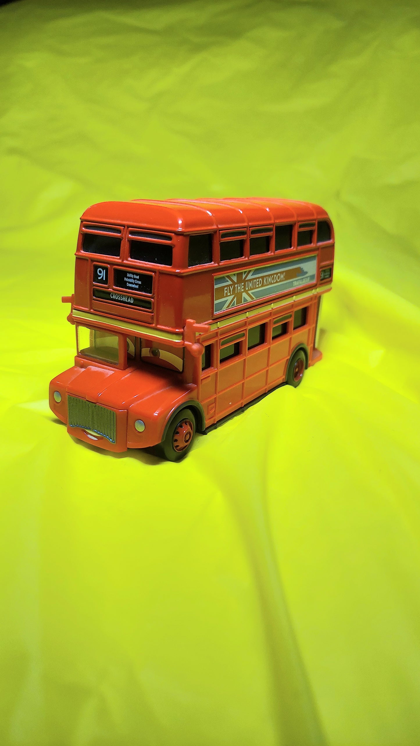 Disney Pixar Cars 2 London Double Decker Bus TOPPER DECKINGTON III Diecast