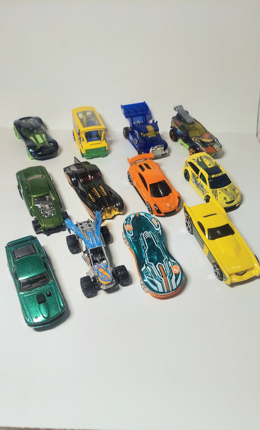 Hotwheels lot of 12