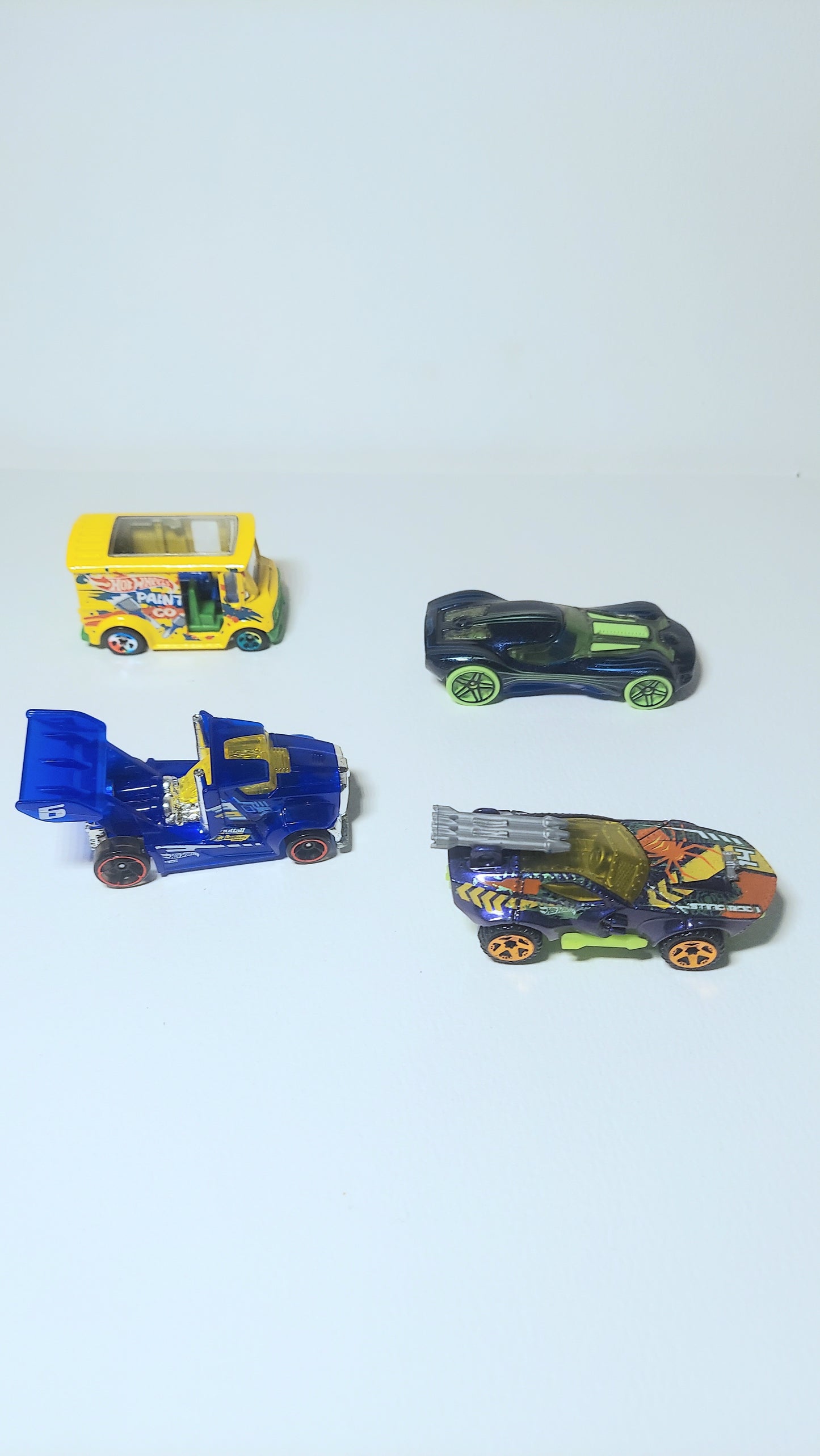 Hotwheels lot of 12