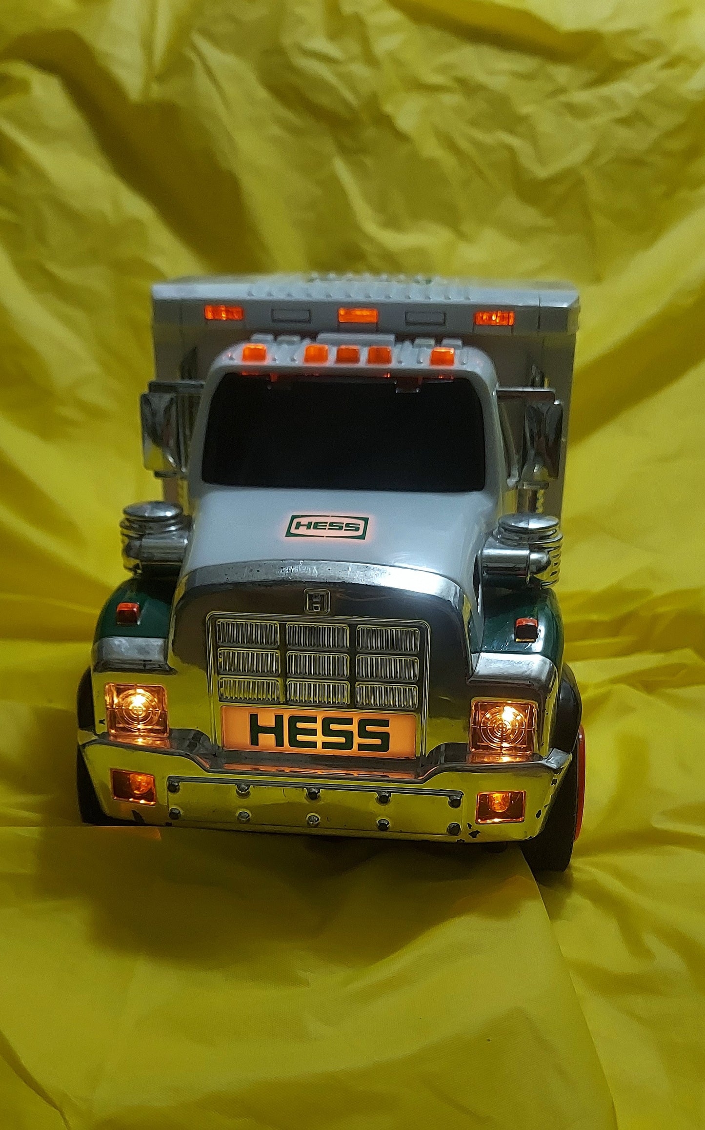 Hess Dump Truck  2008