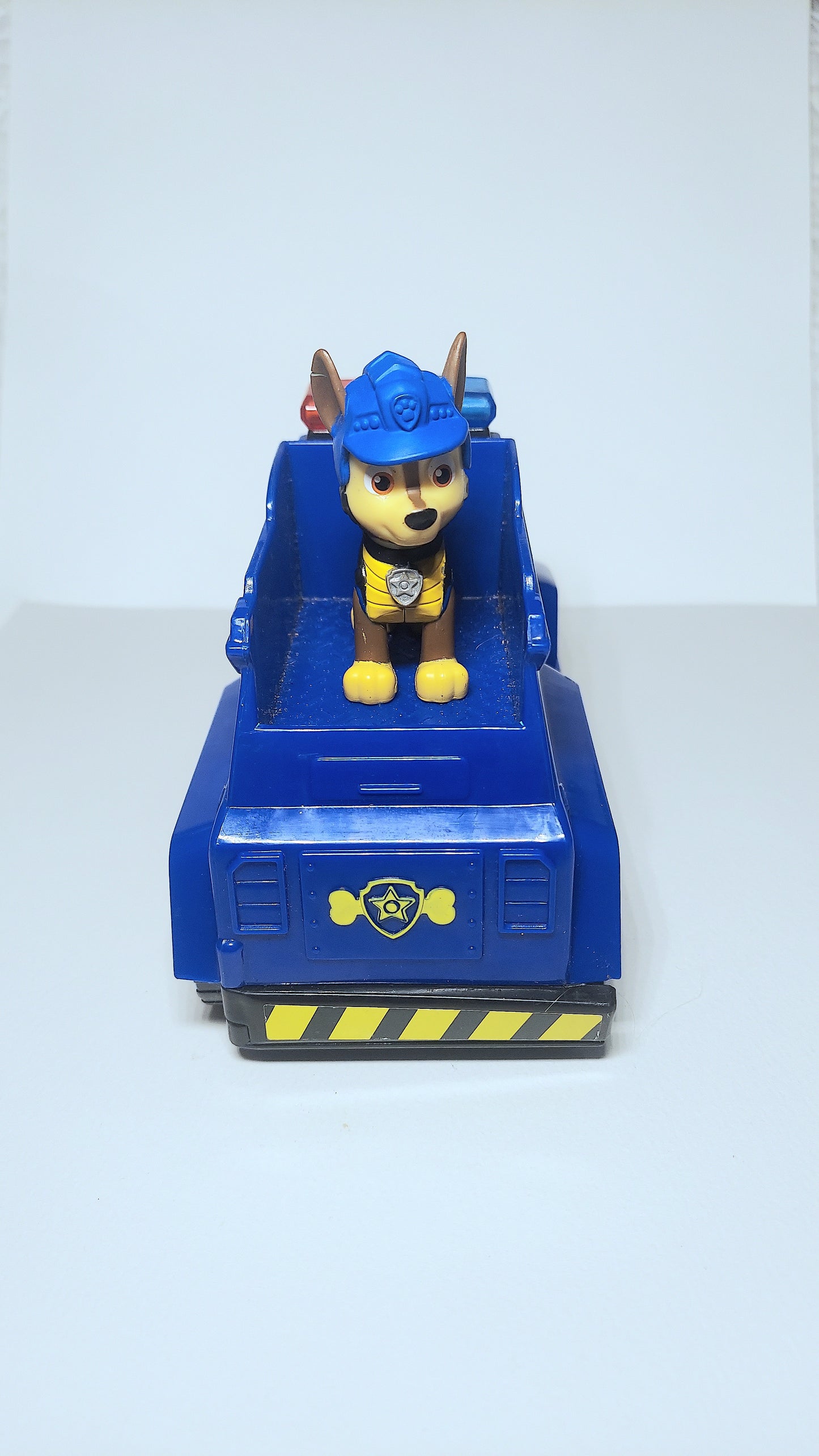 Paw Patrol Chase Police Cruiser Vehicle & Figure. Spin Master Ultimate Rescue!