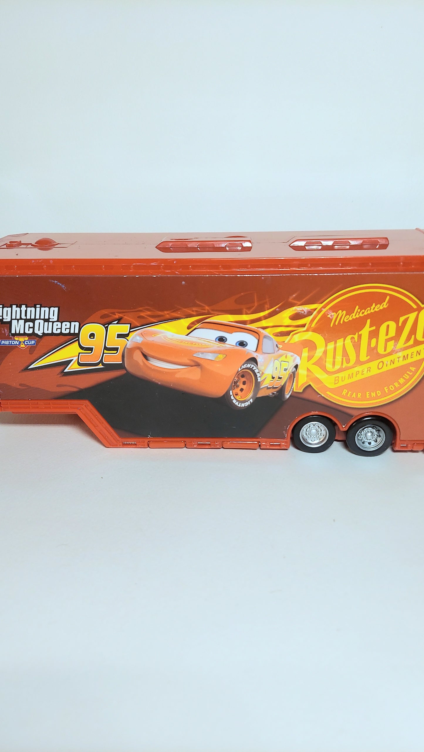 Disney Pixar Cars Lightning McQueen Mack Truck playset Story set 2017