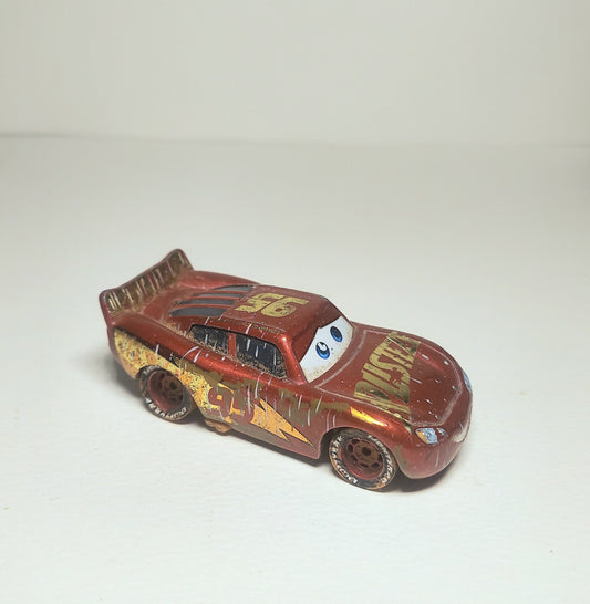 muddy rust-eze racing center lightning mcqueen