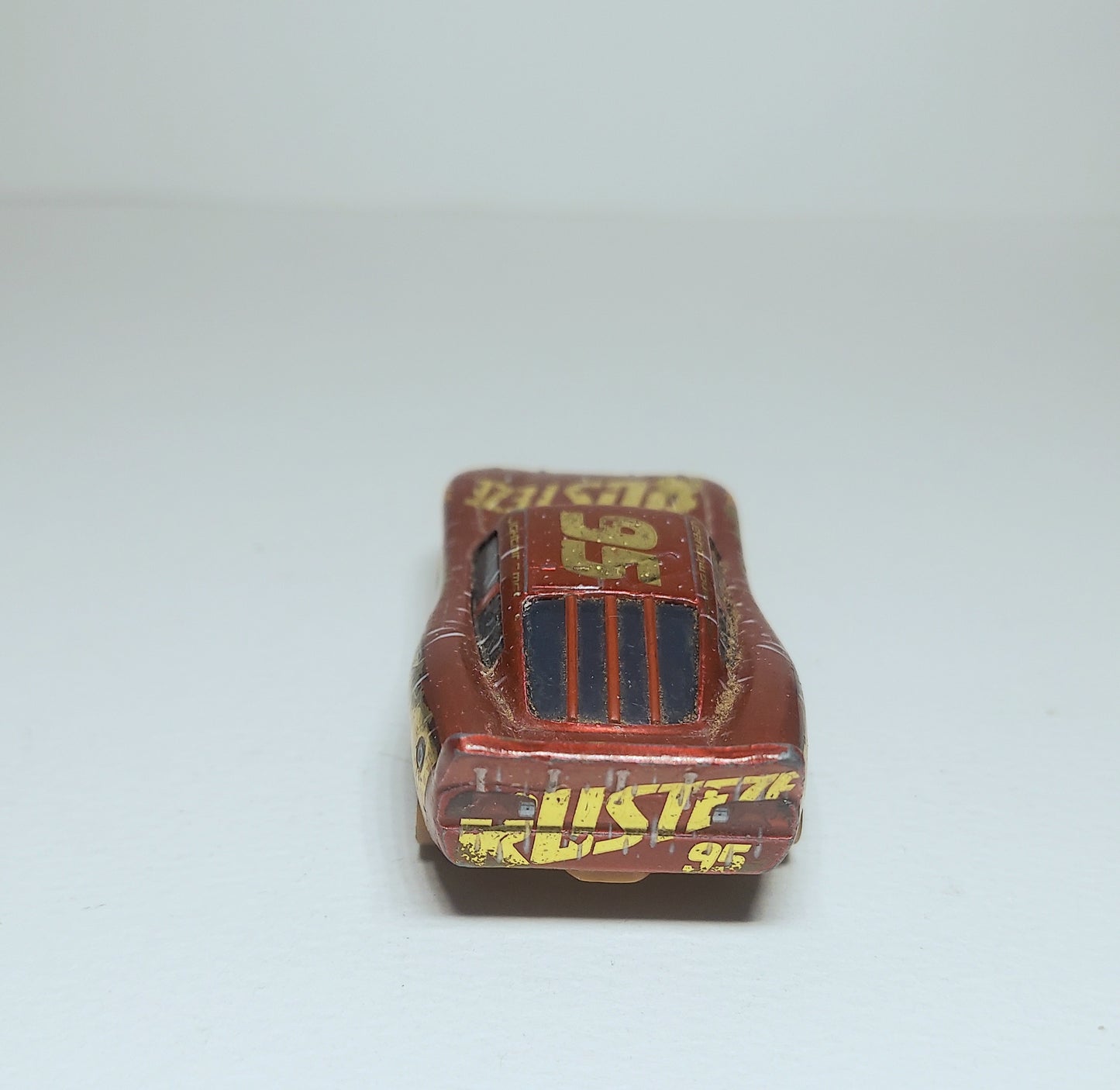 muddy rust-eze racing center lightning mcqueen