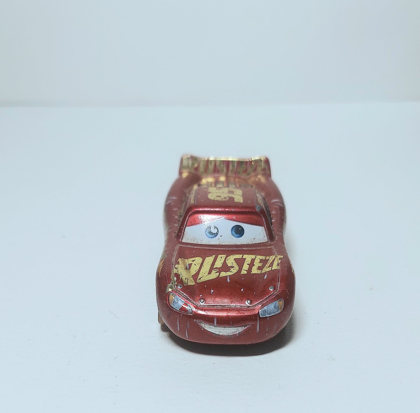 muddy rust-eze racing center lightning mcqueen