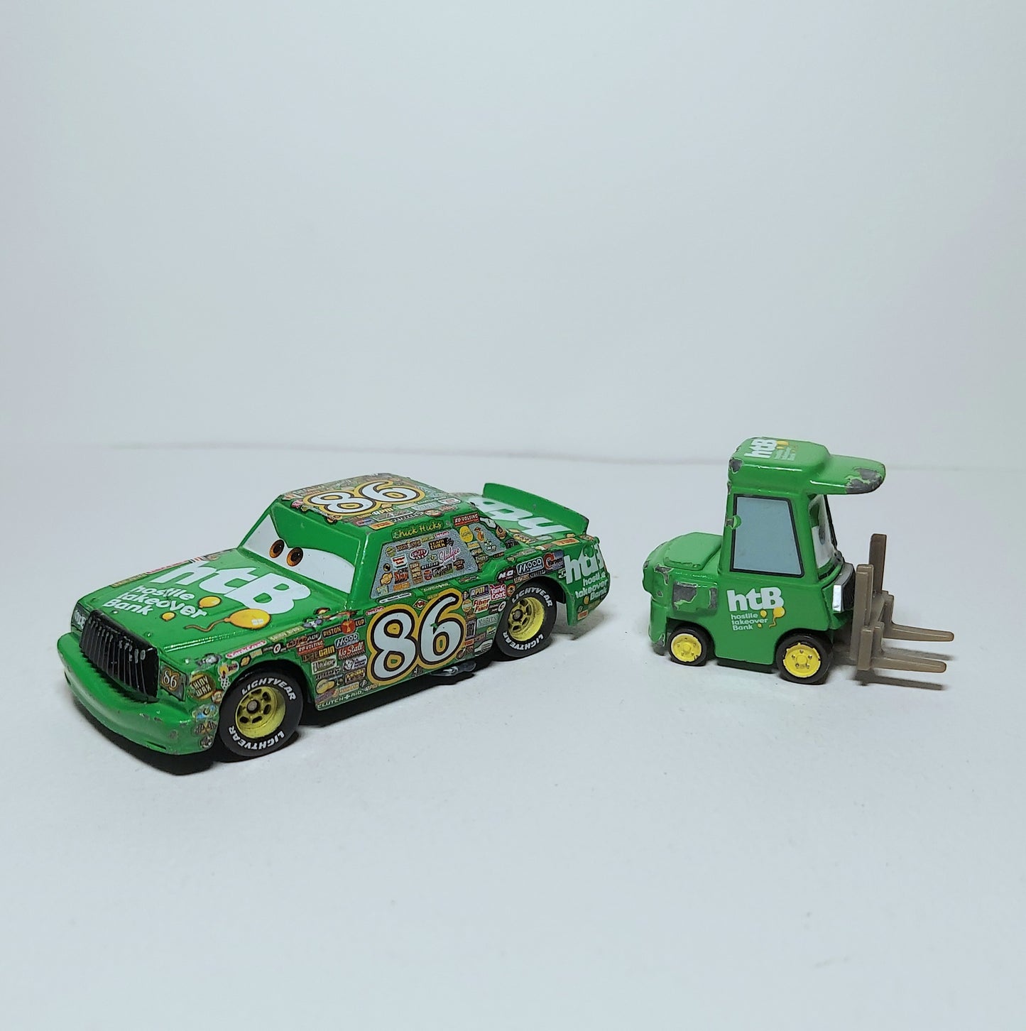 Disney Pixar Cars Chick Hicks and Bruiser Bukowski  2909 EAA