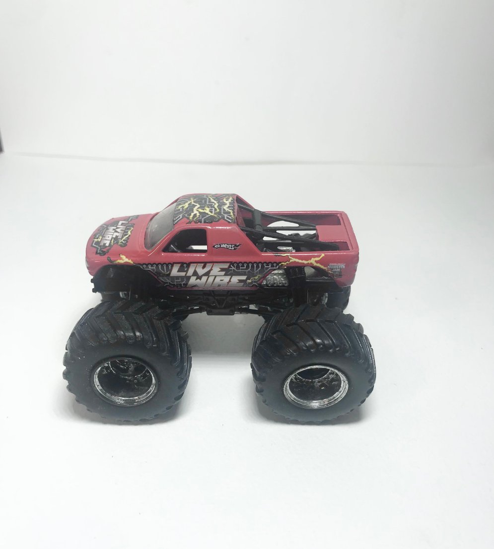 Hot Wheels LIVE WIRE MONSTER TRUCK #39 2001 Red