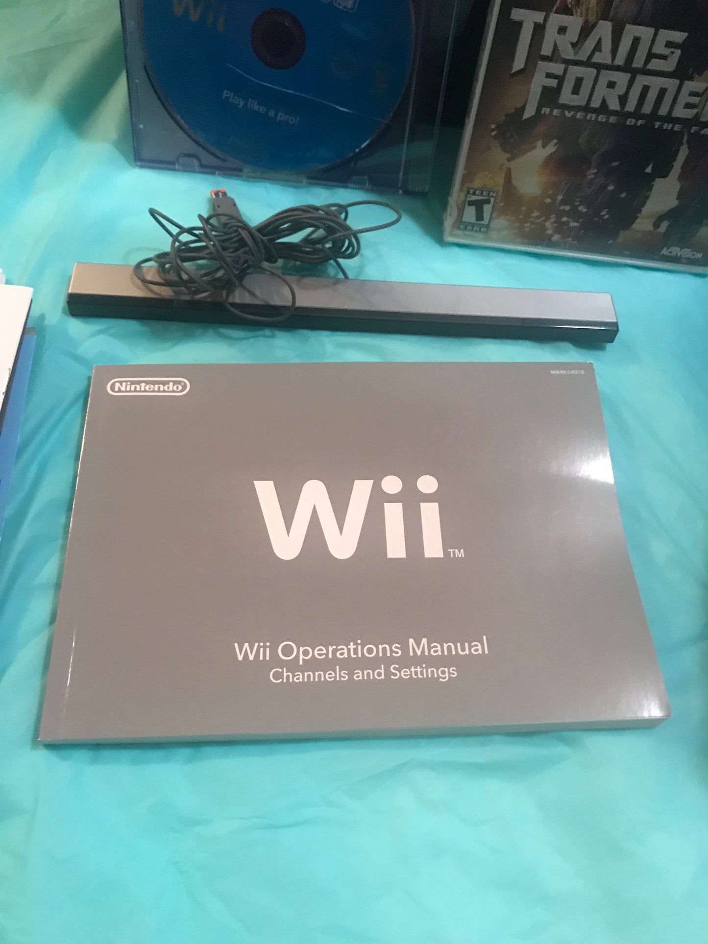 Black Nintendo Wii Console Bundle with Wii Remote &  Motion Sensor + 2 games