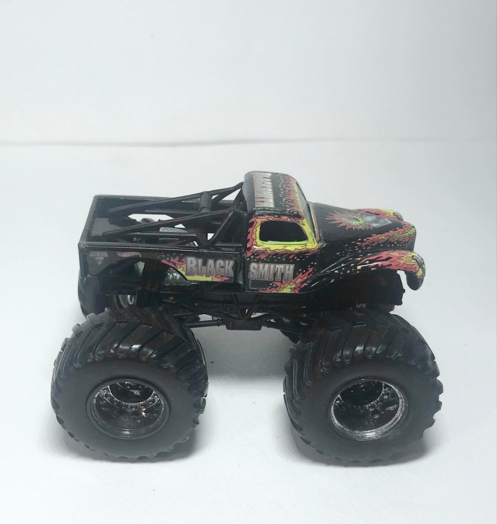 Hot Wheels Monster Jam- Blacksmith