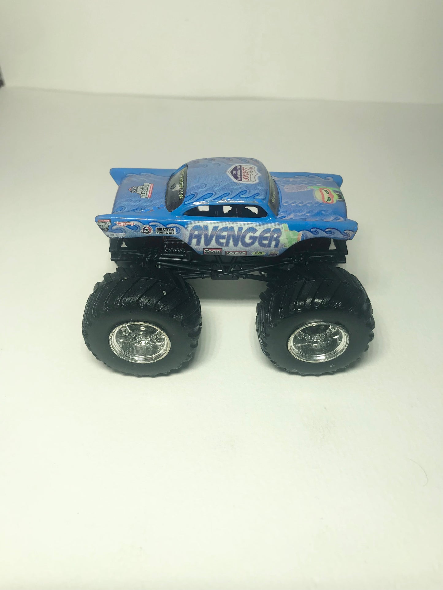 HOT WHEELS MONSTER JAM ADVENGER BLUE TRUCK 1:64