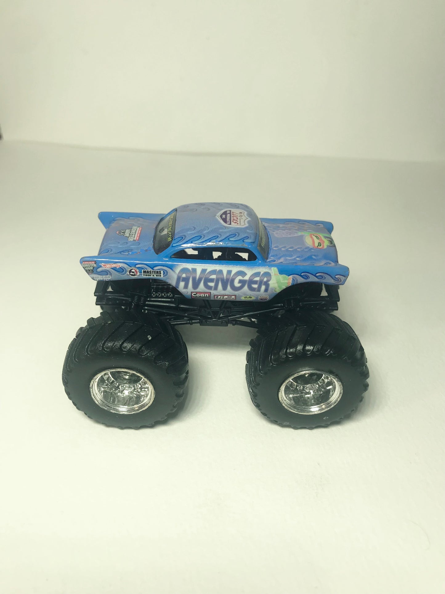 HOT WHEELS MONSTER JAM ADVENGER BLUE TRUCK 1:64