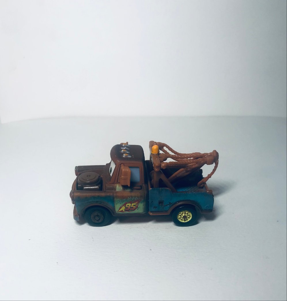 Disney Pixar Cars 2 Mater Tow Truck Diecast V2798 Mattel Toy