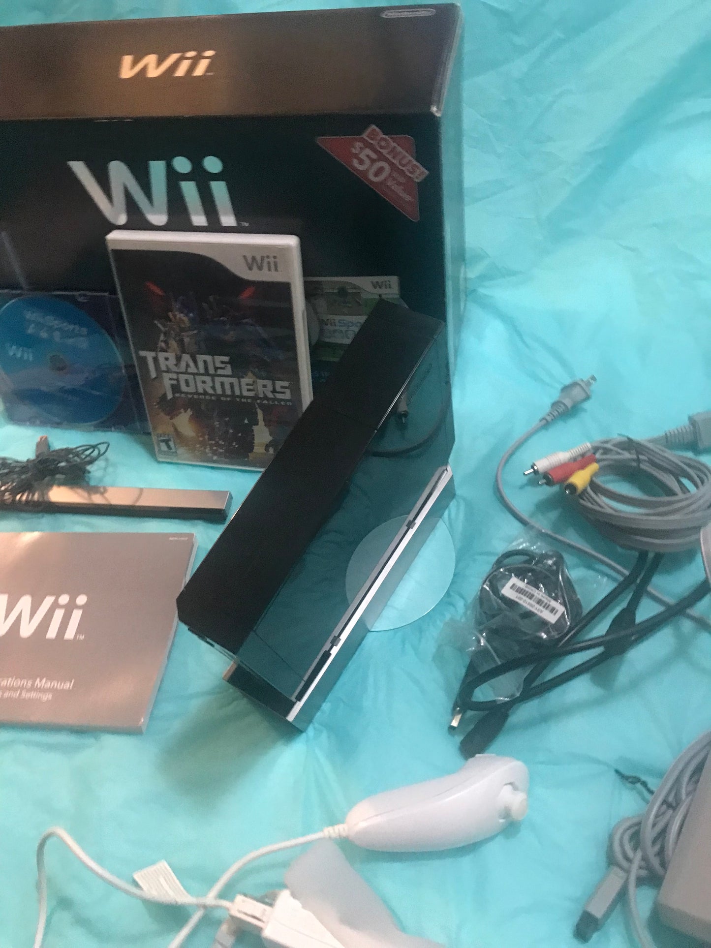 Black Nintendo Wii Console Bundle with Wii Remote &  Motion Sensor + 2 games