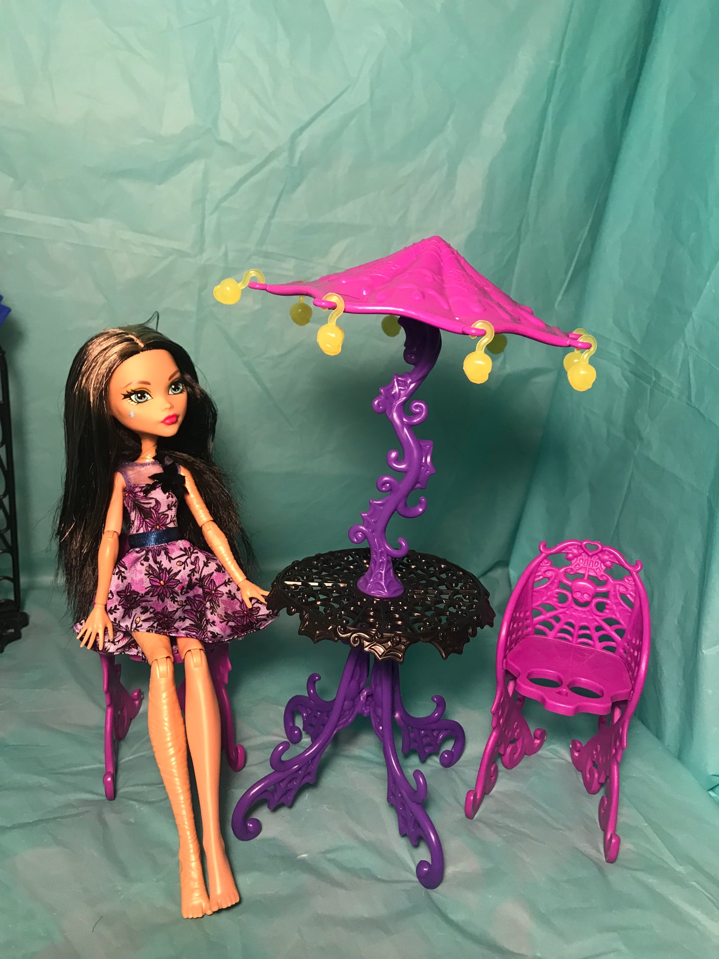 Monster high table set with Cleo De Nile doll