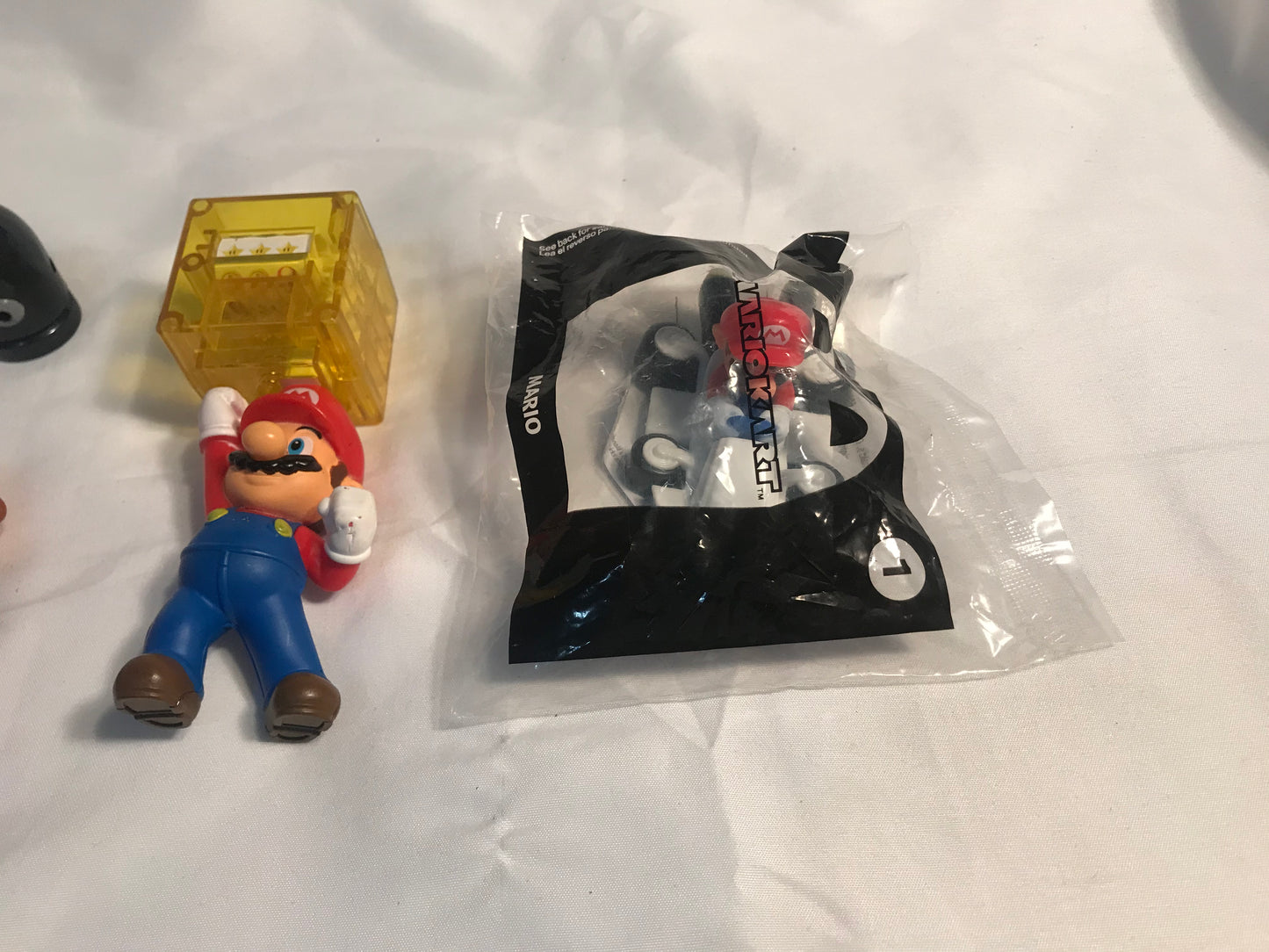 Supper Mario plastic figurine lot of six plus yellow slide