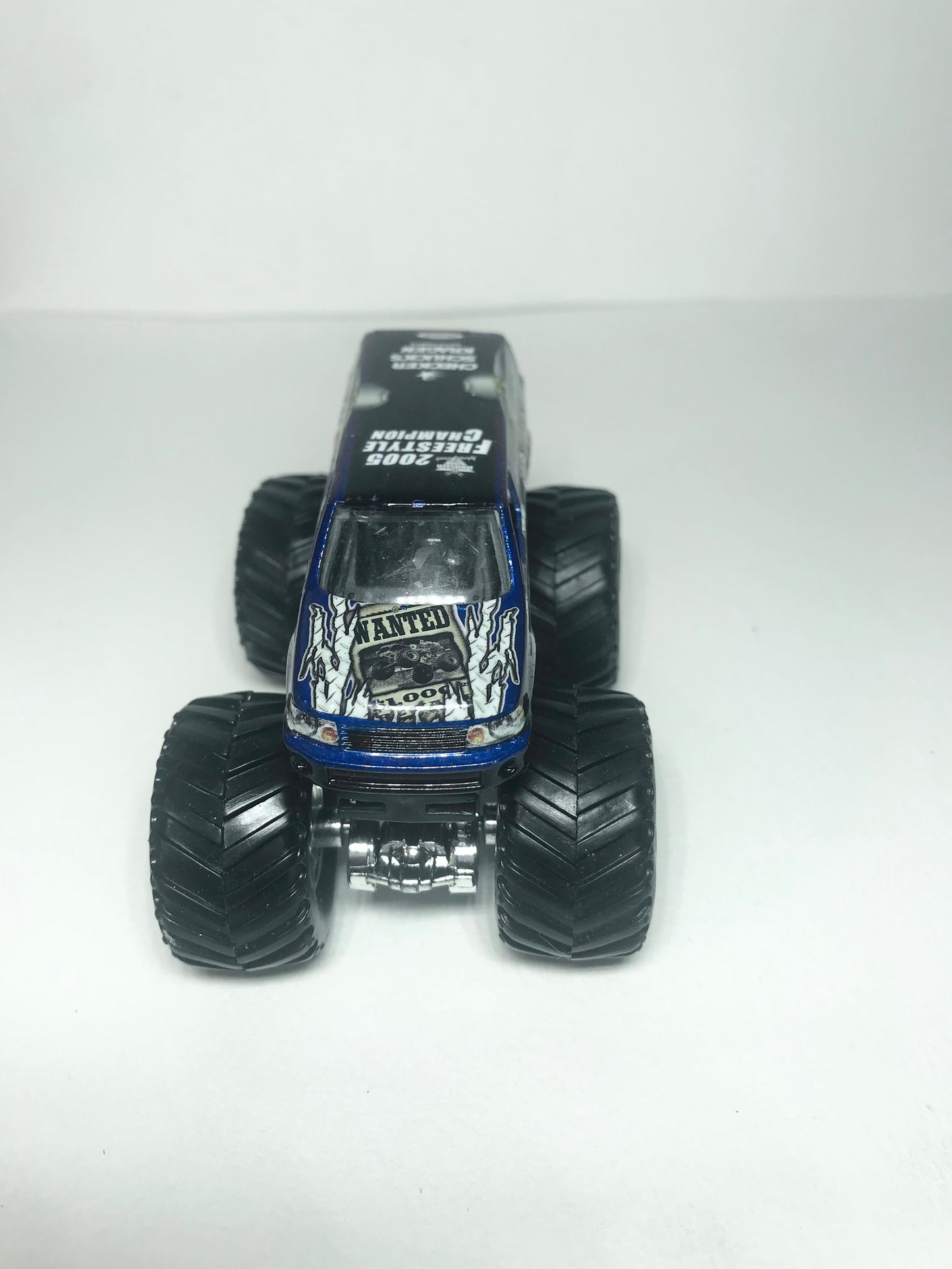 Hot Wheels Monster Jam BOUNTY HUNTER EDGE GLOW 1:64 2005 Freestyle Champion !!!