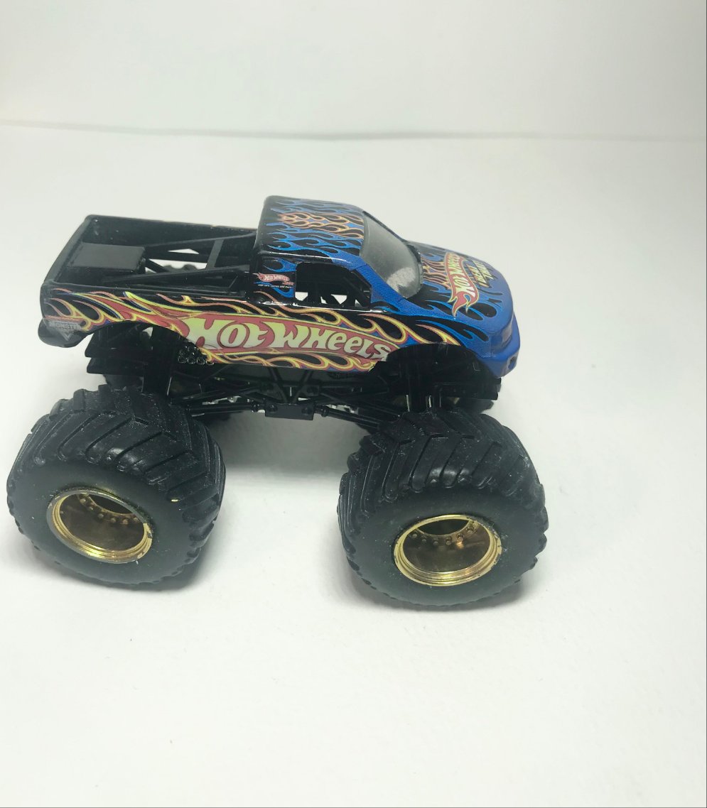 Team Hot Wheels Monster Jam Truck 1/64 Diecast Spectraflames Firestorm Beat That