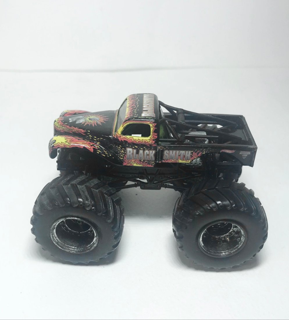 Hot Wheels Monster Jam- Blacksmith