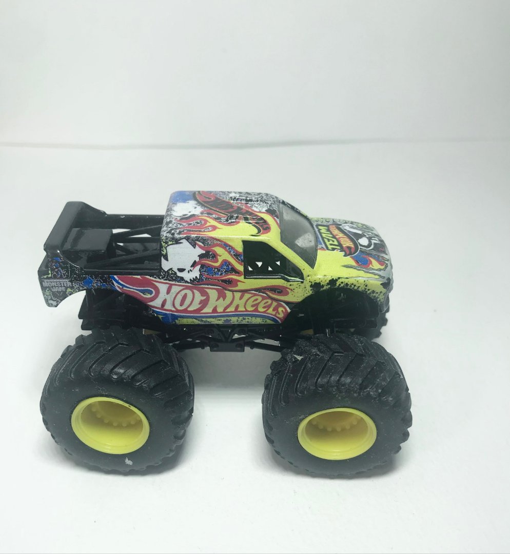 Team HOT WHEELS Die Cast Monster Truck 1:64 Collectible Toy 2018