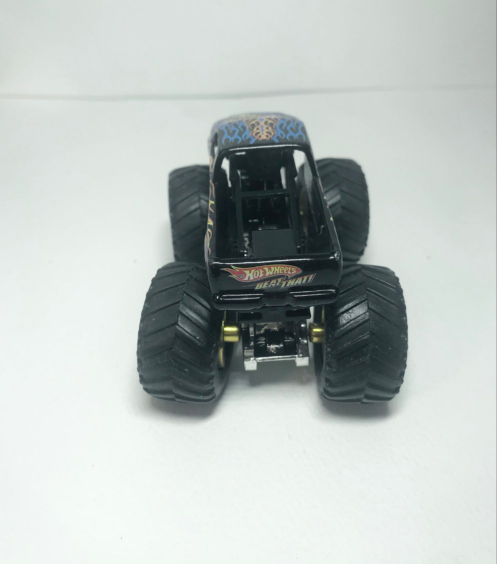 Team Hot Wheels Monster Jam Truck 1/64 Diecast Spectraflames Firestorm Beat That